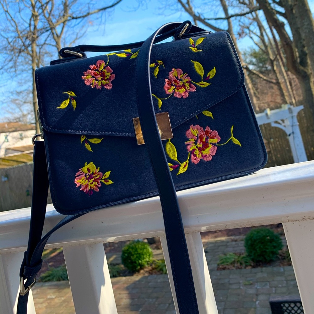 Floral Spring/Summer purse 💙